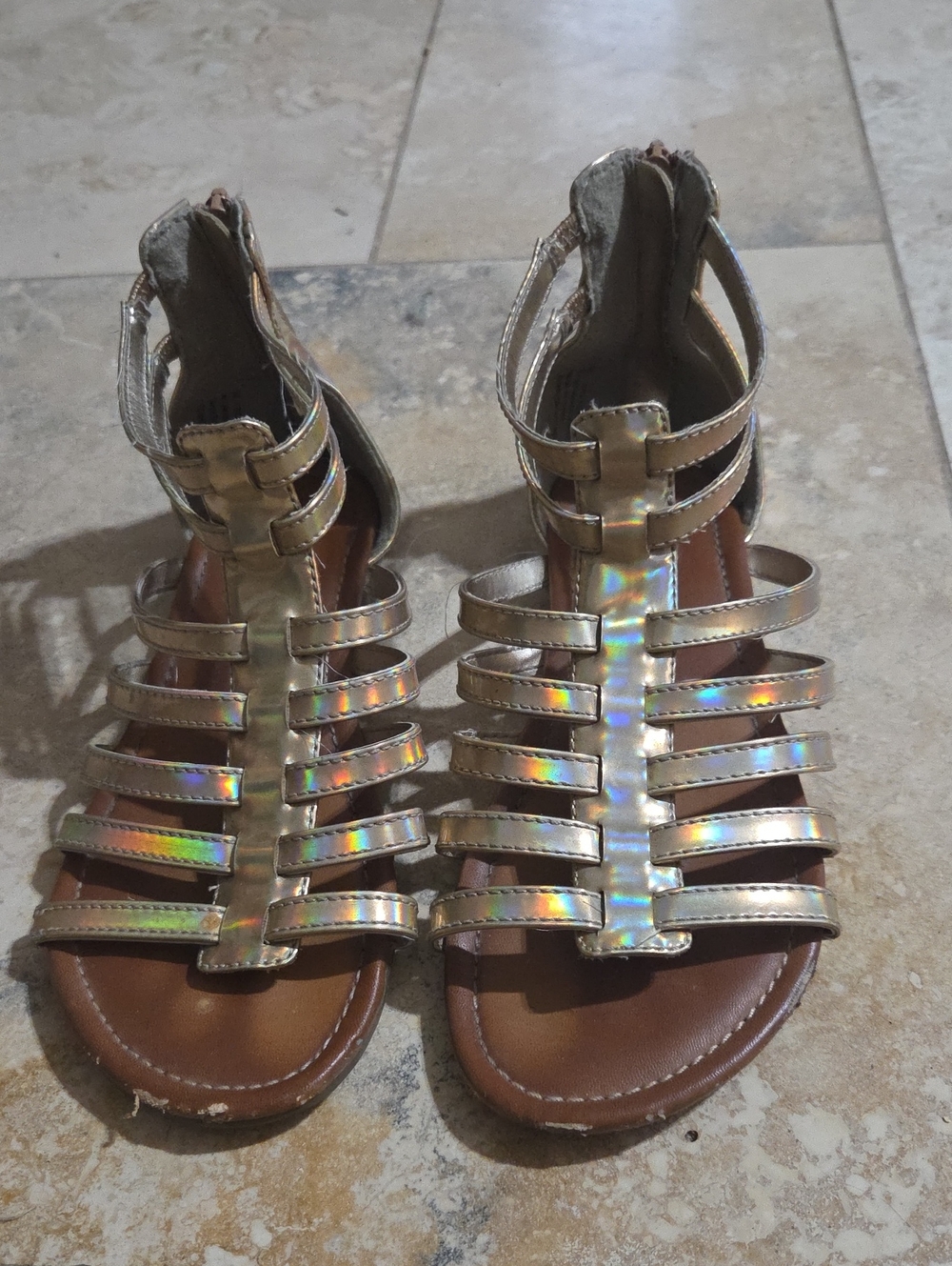 🌟 Arizona Jeans Company Gladiator Sandals – Iridescent Gold – Kids Size 3